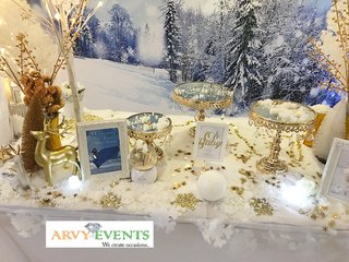 Snow Theme cake table